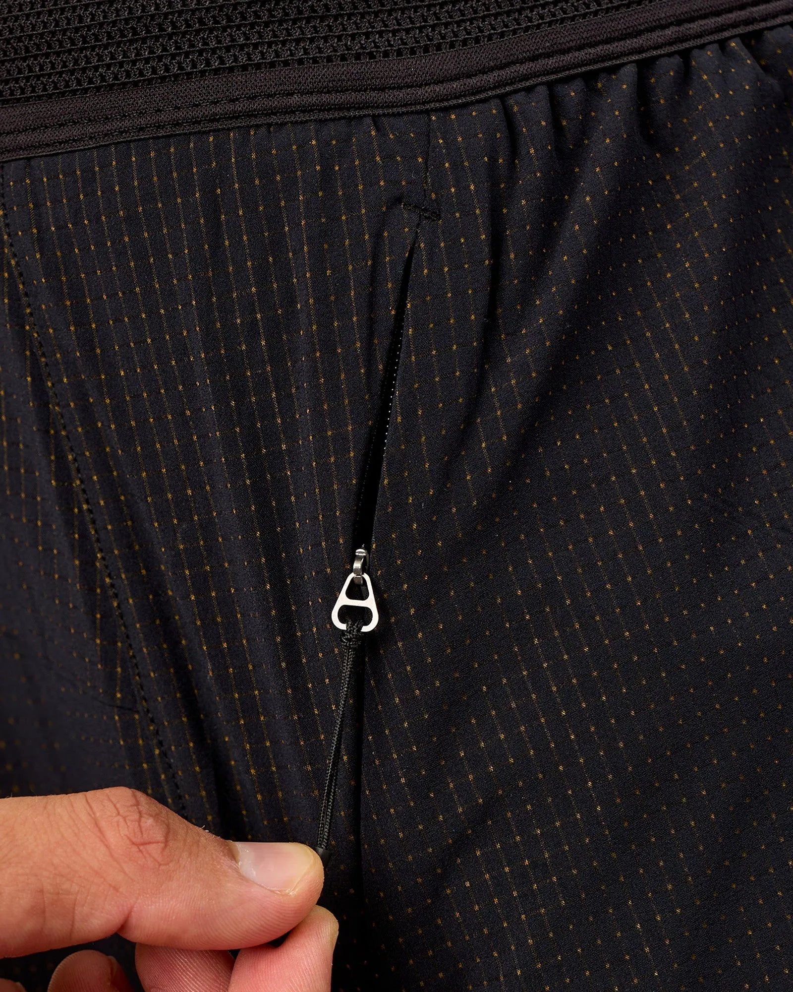 Black-Reflective