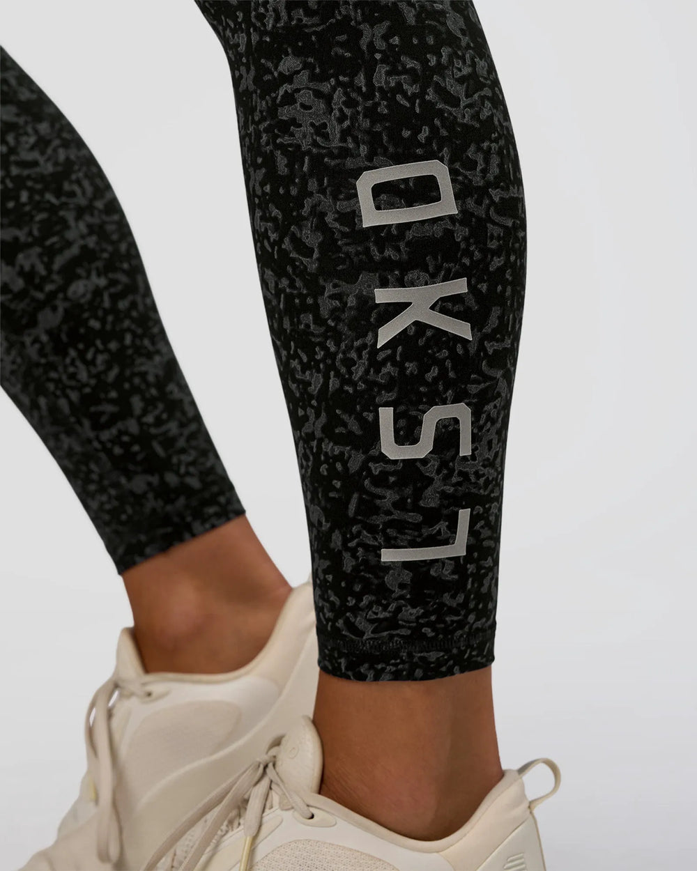 Energy Print Black-Reflective