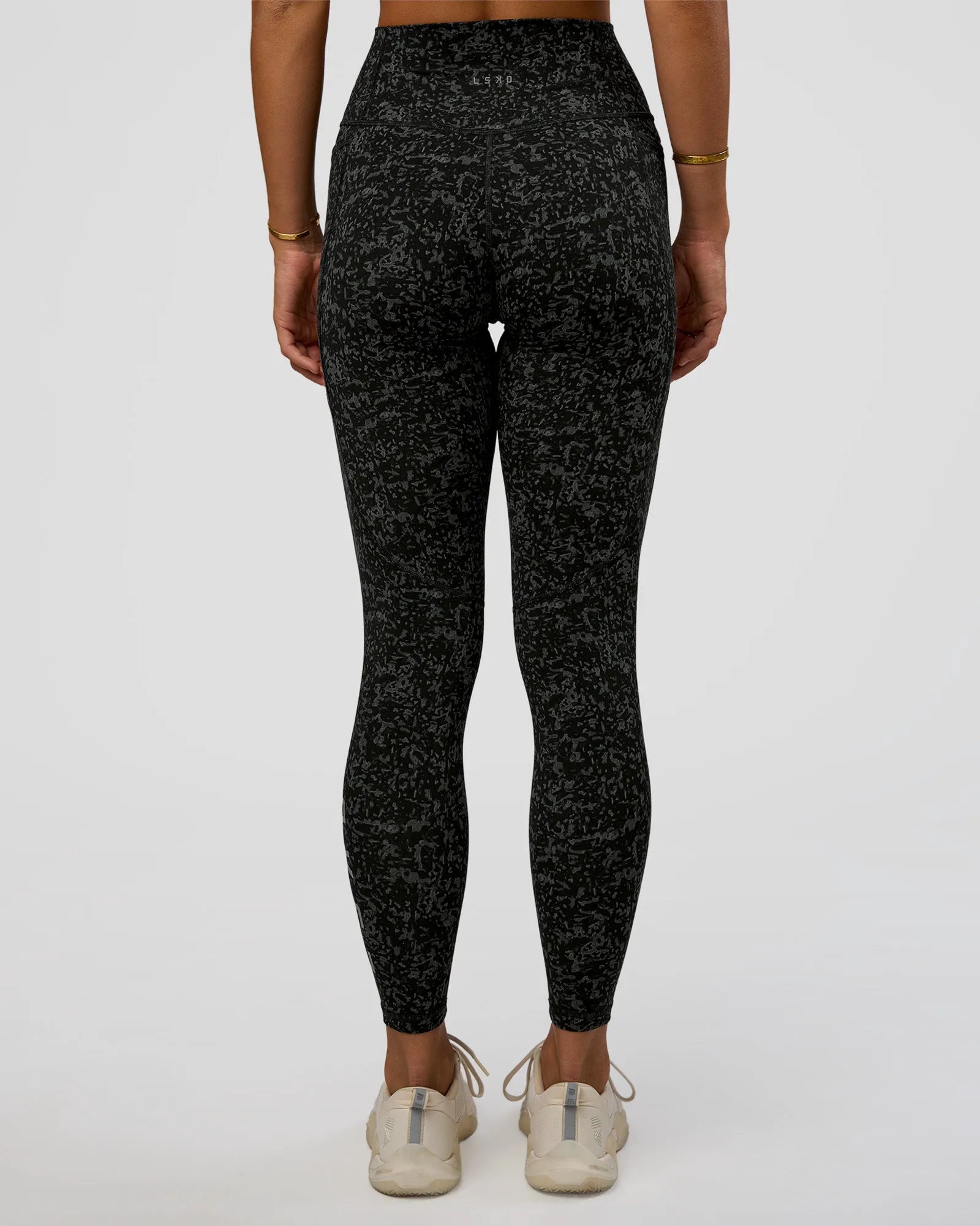 Energy Print Black-Reflective