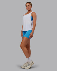 AeroFLX+ Drop Armhole Seamless Tank - White/White | Official Brand